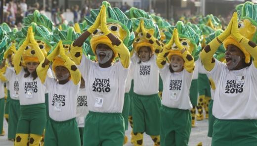 Incredibil: Jucatorii brazilieni si-au facut rost de scutiri sa fuga la Carnaval! Ce scuza a avut Adriano!_6