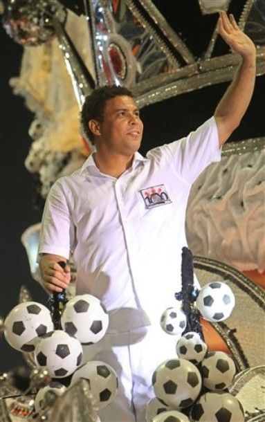 VIDEO! Ronaldo, rege in Brazilia! Cum a petrecut la Carnaval si cum l-a salvat POLITIA!_3