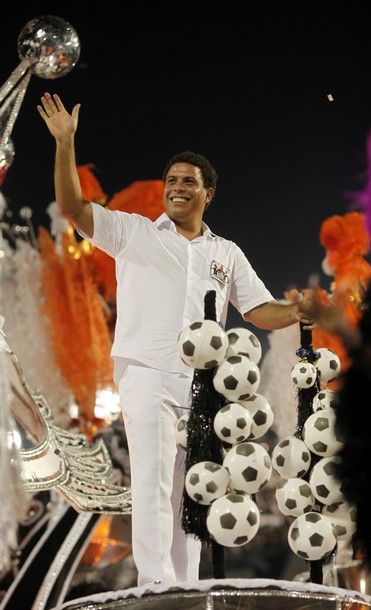 VIDEO! Ronaldo, rege in Brazilia! Cum a petrecut la Carnaval si cum l-a salvat POLITIA!_4