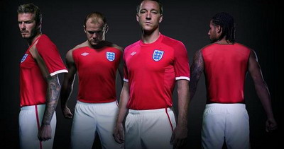 Beckham, Rooney si Terry in noile tricouri ale Angliei! Sunt mai tari ca ale nationalei? FOTO!_1