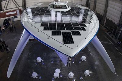 Planet Solar - Cel mai mare vas din lume propulsat de panouri solare! Costa 18 mil euro_1