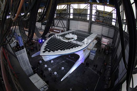 Planet Solar - Cel mai mare vas din lume propulsat de panouri solare! Costa 18 mil euro_4