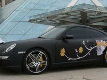 Piele de penis de balena la interiorul unui Porsche 911