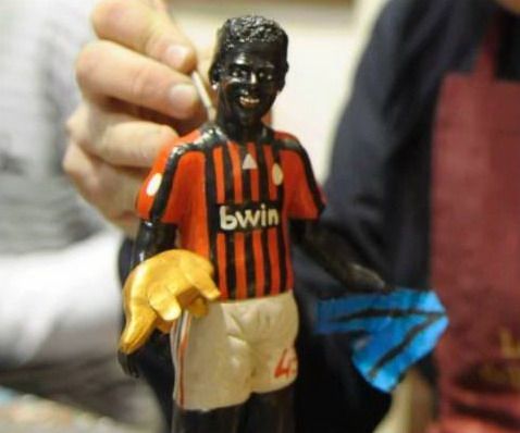 Fanii lui Inter il provoaca pe Balotelli: "Cu tricoul lui Milan sa te stergi la c..."_2