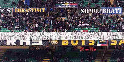 Fanii lui Inter il provoaca pe Balotelli: "Cu tricoul lui Milan sa te stergi la c..."_1