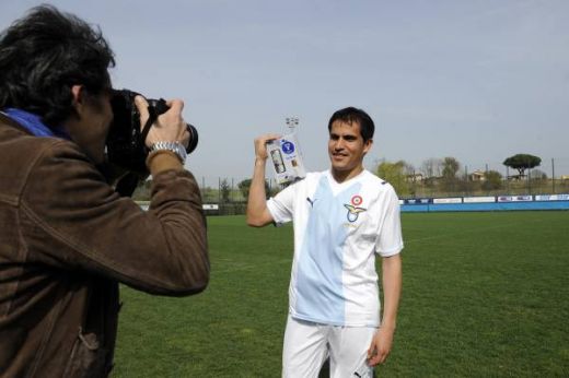 SUPER FOTO! Radu Stefan, in echipamentul de 110 ani al lui Lazio!_15