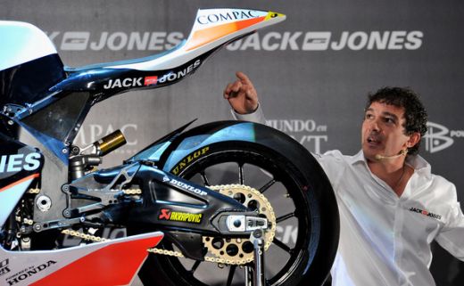 VIDEO: Antonio Banderas si-a prezentat propria echipa de motociclism!_18
