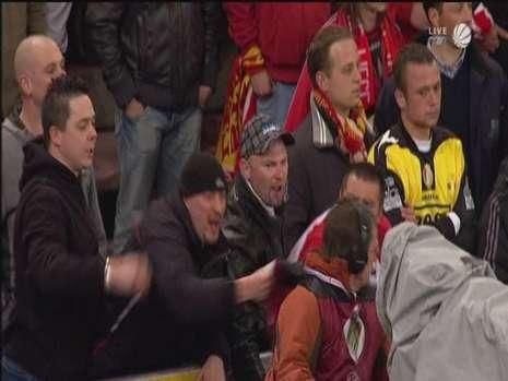 FOTO Iadul din care a plecat Boloni! Belgienii turbati au batut un cameraman pe stadion!_4