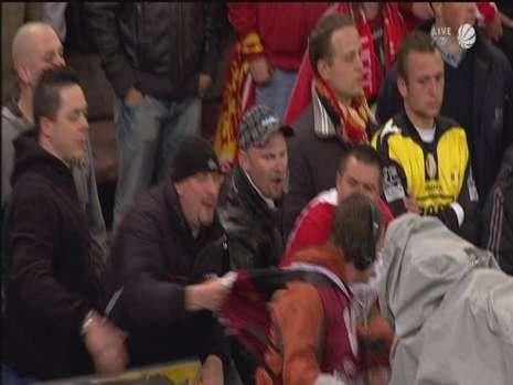 FOTO Iadul din care a plecat Boloni! Belgienii turbati au batut un cameraman pe stadion!_5