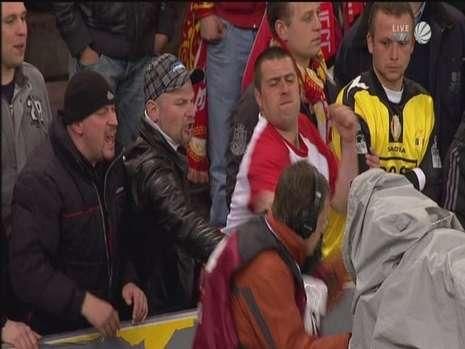 FOTO Iadul din care a plecat Boloni! Belgienii turbati au batut un cameraman pe stadion!_9