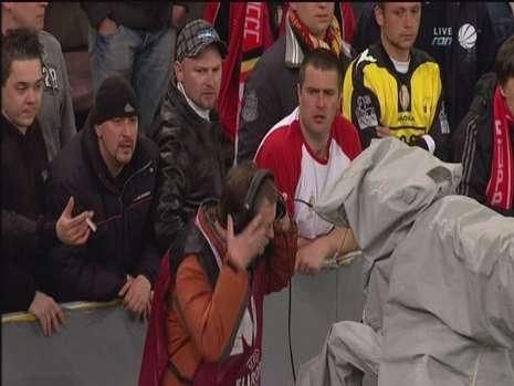 FOTO Iadul din care a plecat Boloni! Belgienii turbati au batut un cameraman pe stadion!_11