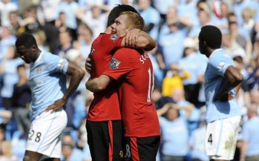 VIDEO Scholes loveste din nou in prelungiri! Manchester City 0-1 Manchester United!_3