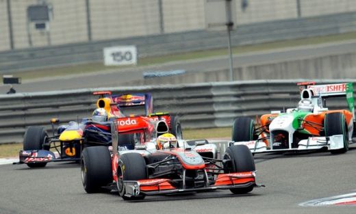 VIDEO / McLaren castiga totul in China. Vezi filmul cursei!_11