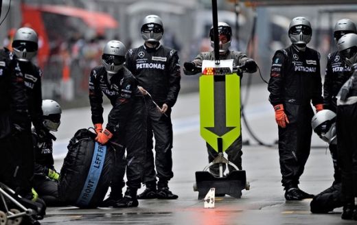 VIDEO / McLaren castiga totul in China. Vezi filmul cursei!_34