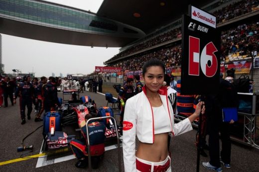 VIDEO / McLaren castiga totul in China. Vezi filmul cursei!_57