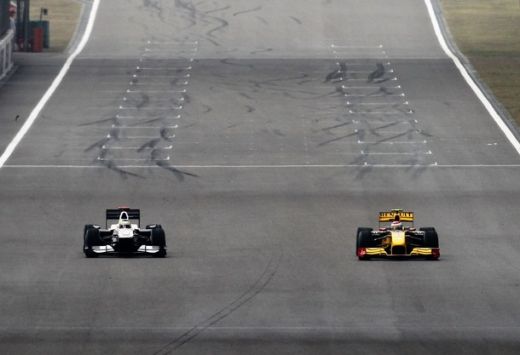 VIDEO / McLaren castiga totul in China. Vezi filmul cursei!_60
