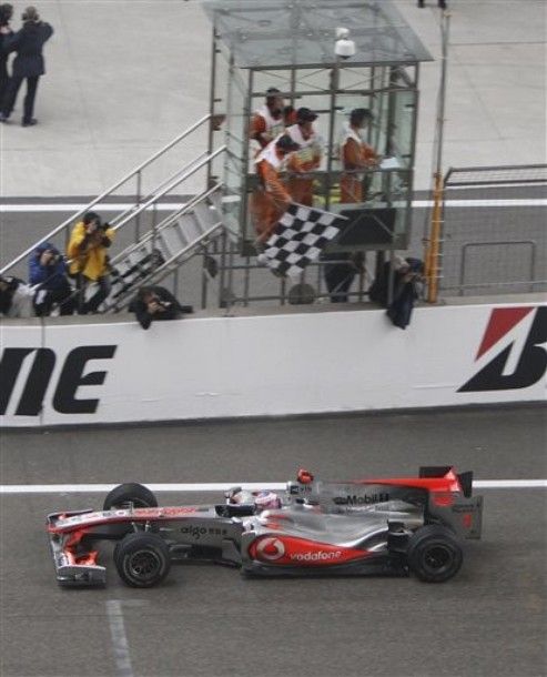 VIDEO / McLaren castiga totul in China. Vezi filmul cursei!_89