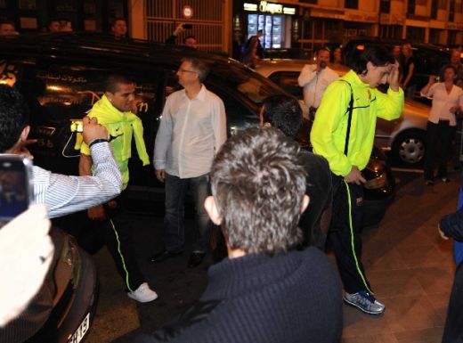 FOTO / Extraterestrii fara figuri!  Barcelona a plecat la Milano cu.. autocarul!_12