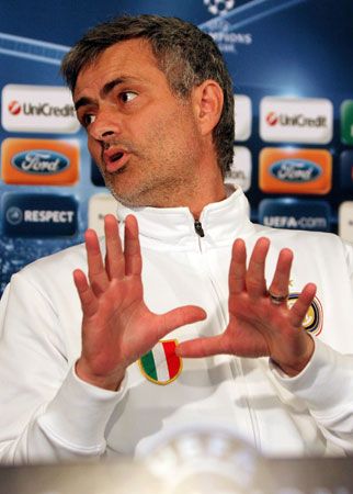 Mourinho: "E timpul ca Inter sa castige Liga Campionilor!" Vezi poze cu Chivu de la antrenament! FOTO_27