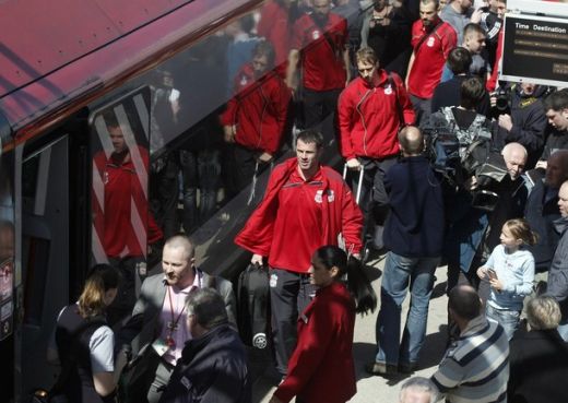 VIDEO Trenul vietii, Liverpool condusa de fani la gara! Vezi traseul halucinant al englezilor!_3