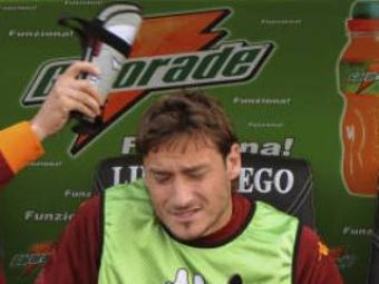 Roma, in finala Cupei Italiei, dupa 0-1 cu Udinese! Ce APARATORI IN CAP si-a luat Totti! :) FOTO!