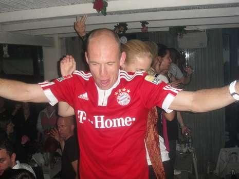 IMAGINEA ZILEI! Robben, rupt de BEAT dupa ce Bayern a luat titlul! FOTO_3