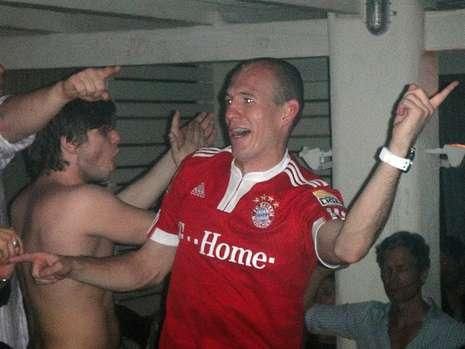 IMAGINEA ZILEI! Robben, rupt de BEAT dupa ce Bayern a luat titlul! FOTO_8