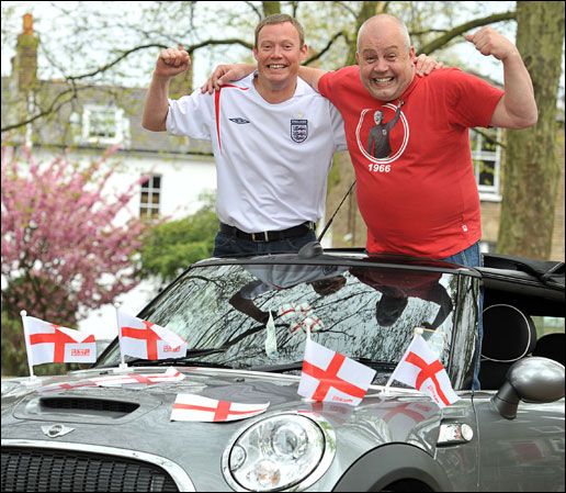 PIMP MY RIDE! Toate masinile din Anglia se TUNEAZA pentru Mondial! VIDEO_3