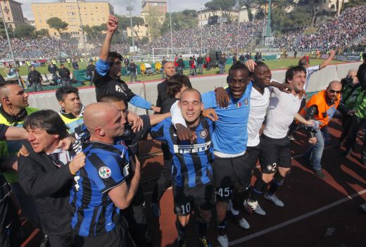 SUPER VIDEO Chivu a ridicat trofeul! Vezi premierea lui Inter!_2