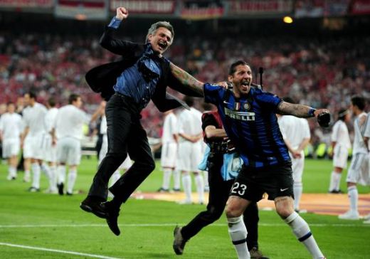 SUPER FOTO / Mourinho a plans ca un copil dupa ce a castigat Liga: "Mi-am terminat munca la Inter!"_24
