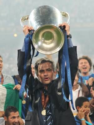 SUPER FOTO / Mourinho a plans ca un copil dupa ce a castigat Liga: "Mi-am terminat munca la Inter!"_35