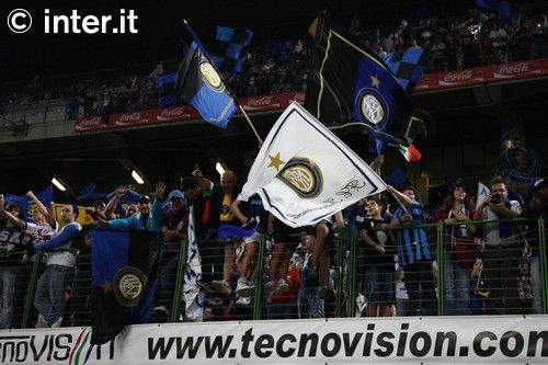 VIDEO / Jucatorii lui Inter sunt EROI la Milano! Vezi cum au fost primiti pe San Siro:_18