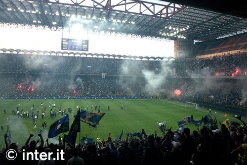 VIDEO / Jucatorii lui Inter sunt EROI la Milano! Vezi cum au fost primiti pe San Siro:_23