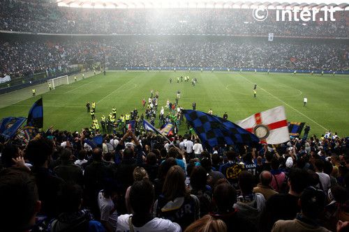 VIDEO / Jucatorii lui Inter sunt EROI la Milano! Vezi cum au fost primiti pe San Siro:_25