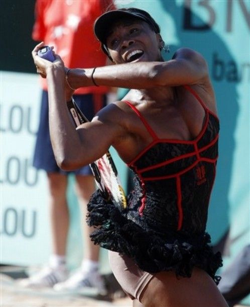 Scandalul Venus fara chiloti revine: a purtat la Roland Garros o rochie prin care i se vedeau SANII!_2