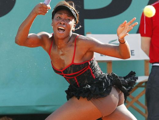 Scandalul Venus fara chiloti revine: a purtat la Roland Garros o rochie prin care i se vedeau SANII!_4