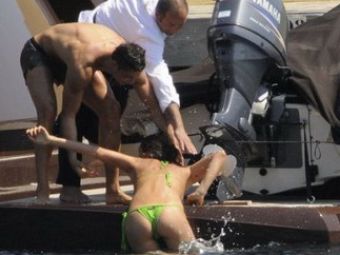FOTO incendiar! Cristiano Ronaldo si-a tras iubita model! Vezi super poze cu cei doi pe un yacht de lux: