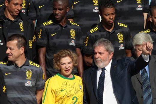 VIDEO / Brazilienii s-au intalnit cu presedintele inainte de plecarea spre Africa de Sud! Vezi cu cine joaca amicale:_5
