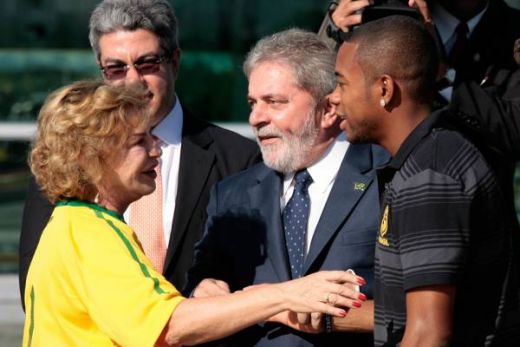 VIDEO / Brazilienii s-au intalnit cu presedintele inainte de plecarea spre Africa de Sud! Vezi cu cine joaca amicale:_8