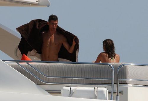 SUPER FOTO si VIDEO: Noua iubita a lui Cristiano Ronaldo i-a innebunit pe toti! Vezi super imagini!_25