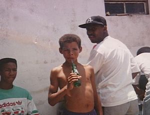 Povestea lui Luis Fabiano! A invatat fotbalul cu o portocala, mama lui a fost rapita si fanii i-au facut cel mai tare HIT rap!_10