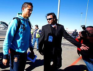 FOTO si VIDEO: Au venit cu totii sa-l vada pe Ronaldo! Nebunie la antrenamentul Portugaliei!_16