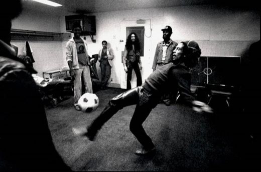 FOTO: SUPER imagini cu Bob Marley la fotbal!_5