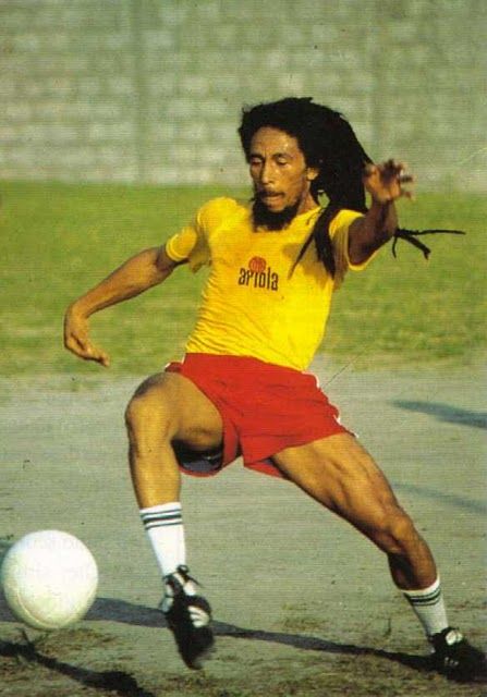 FOTO: SUPER imagini cu Bob Marley la fotbal!_6
