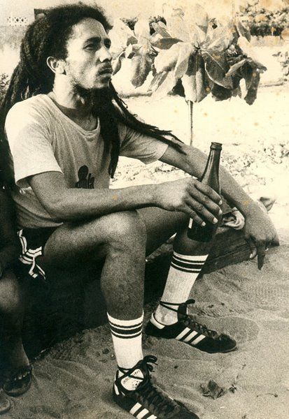 FOTO: SUPER imagini cu Bob Marley la fotbal!_7