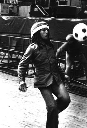 FOTO: SUPER imagini cu Bob Marley la fotbal!_12
