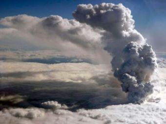Vulcanul din Islanda arunca Europa in HAOS! 6000 de zboruri anulate! 73, doar in Romania!