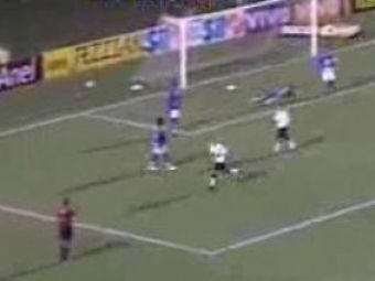 VIDEO! Roberto Carlos a mai dat o BIJUTERIE de gol in Brazilia! Vezi cum a marcat si Ronaldo