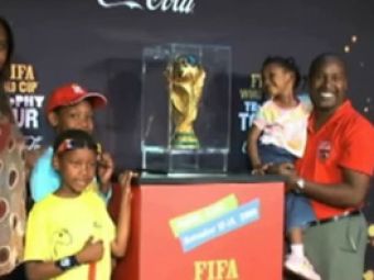Cupa Mondiala a ajuns in Anglia! Mutu si Chivu nu au apucat sa o atinga!
