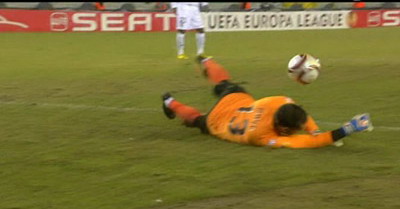 VIDEO / Valencia a luat un gol PENIBIL! Vezi gafa lui Moya: &nbsp;